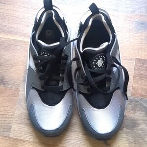 Nike Huarache youth size 5.5.
